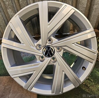 Atraktívne, originálne disky VW "Bergamo" - 5x112 r18 - 6