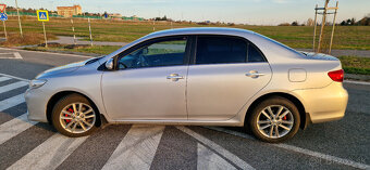 TOYOTA COROLLA 1,6L benzín - sedan - 2011 - 6