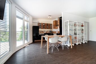 Nadštandardný dom s veľkým pozemkom - Pereš - Predaj - 6