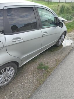 Mercedes A 180 - 6