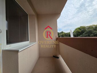 Na predaj priestranný 3-izbový byt 10minút od mesta Zvolen v - 6