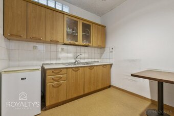 IHNEĎ VOĽNÉ | Priestranné skladové priestory so zázemím - 6