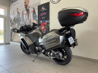 Kawasaki GTR 1400 - 6