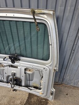 VW Caddy 03-14 zadné kufrové dvere - 6