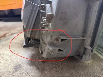 Predné svetlá mercedes w201 190d - 6