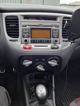 KIA Rio - 6