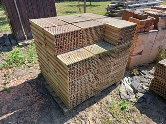 Stavebný materiál HELUZ - 6