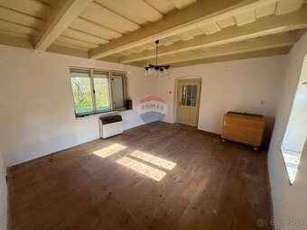 Na predaj rodinný dom / chata v tichej časti Banskej Štiavni - 6