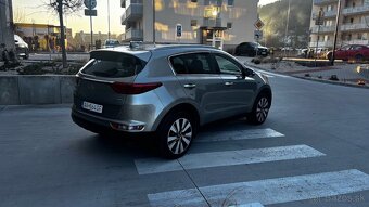 KIA SPORTAGE 2.0 crdi 4x4 A/T - 6