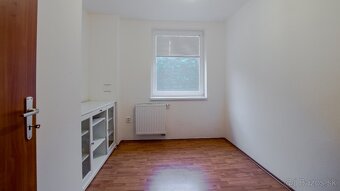 3-izbový byt s obrovskou predzáhradkou (122 m²) - Sv.Jur - 6