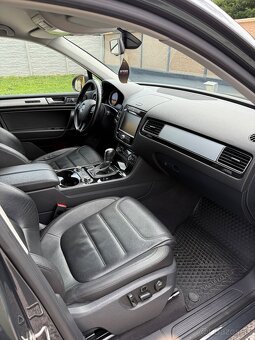 predám touareg 2 3.0 TDI 4 MOTION 180KW - 6