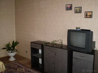 PRIESTRANNÝ 2 IZBOVÝ BYT ŠIPICE - KRUPINA - 8 km od DUDUNIEC - 6