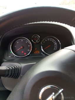 Opel Antara 2.2 CDTI 4x4, 120 kW, automat, SUV - 6