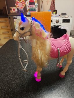 Interaktívny kôň Barbie - 6