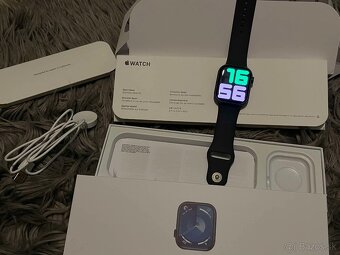 Apple Watch Series 5 44mm - 6