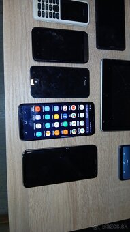 Staršie mobilné telefóny - 6