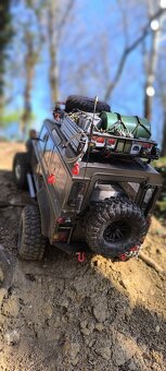 RC Landrover Defender 1:8 - 6
