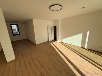 Prenájom moderných obchodných priestorov od 90 m² – Bardejov - 6