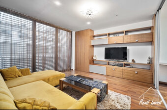 NA PREDAJ: Elegantný 2-izbový byt v Srdci Bratislavy - 6