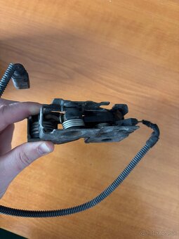 Zámok kapoty Volkswagen Passat B8 - 6