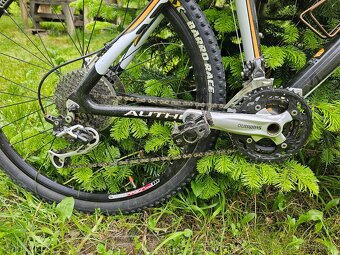 Karbónový bike 17,5“ 11kg + nový motor LIVALL 500W - 6