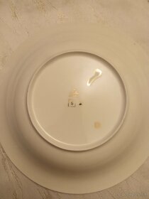 Polievkové misy, servirovaci tanier, čajník, mliečnik. - 6