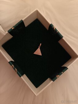 Zlatý prívesok 9k plus zirkóni - 6