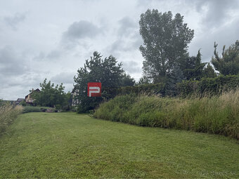 Nádherný pozemok 632 m2 s výhľadom na Alpy Marianka - 6