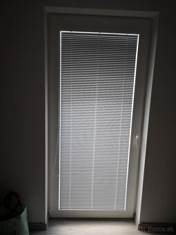 INTERIÉROVÉ ŽALÚZIE A SIEŤKY ROTI HMYZU AJ S MONTÁŽOU - 6