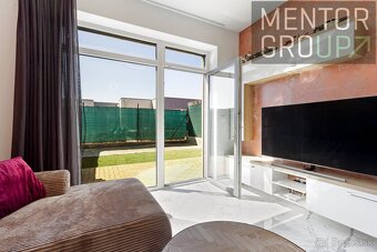 360° VR Ponúkame na predaj 2i RD v radovej zástavbe + 2 par - 6