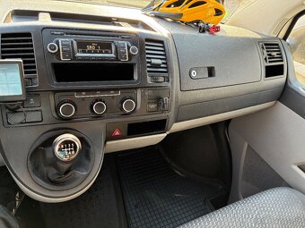 Volkswagen T5 2.0TDi - 6