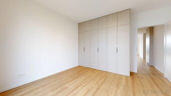 PRÚDY prenájom - 3 izb. byt 89m2 s predzáhradkou a parkovací - 6