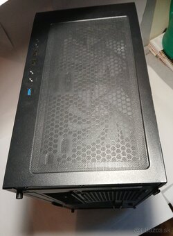 Predám PC skrinka Montech X3 MESH Black - 6
