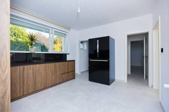 NA PREDAJ- EXKLUZÍVNY- 5 - IZBOVÝ RODINNÝ DOM, MALÁ IDA - PA - 6