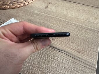 iPhone SE 2022 128GB - 6