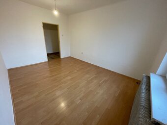 NA PREDAJ 3 IZBOVÝ BYT + PODKROVIE NAD BYTOM V CENTRE ŽILINY - 6