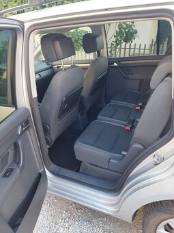 Volkswagen Touran 1,6 TDI Bluemotion - 6