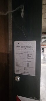 Priemyselná sekcionálna garážová brána SPEDOS (šírka - 6