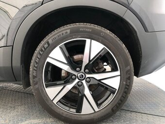 Volvo XC40 T5 R-Design PHEV, rok 2022 - 6