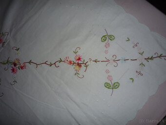 Obrus ručne vyšitý - 6