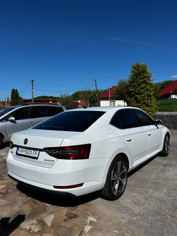 Škoda Superb 3 2,0 TDi DSG Limusine - 6