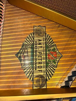 Predám Petrof krídlo - 6