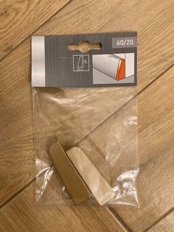 Predám príslušenstvo k soklovým lištám 60x20 - 6