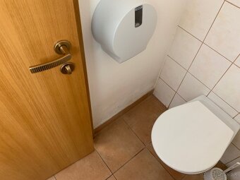 - prenájom kancelárie s 2 miestnosťami o rozlohe 44 m2 - 6
