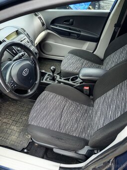 Rozpredám na náhradné diely Kia ceed kombi 2008 - 6