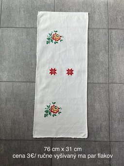 Predám retro ručne vyšívané kvetinkové obrusy aj iné. - 6