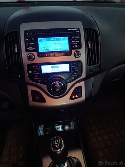 Predám Hyundai i30 1.6i (benzín), r.v. 2010, 99 000 km - 6