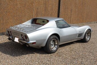 Chevrolet Corvette T-top z roku 1971 - 6