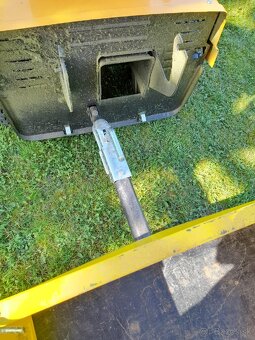 Vlečka záhradná kosačka. - 6