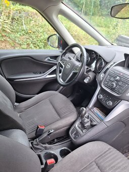 Predam Opel Zafira Tourer - 6